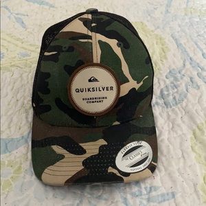 Camo hay